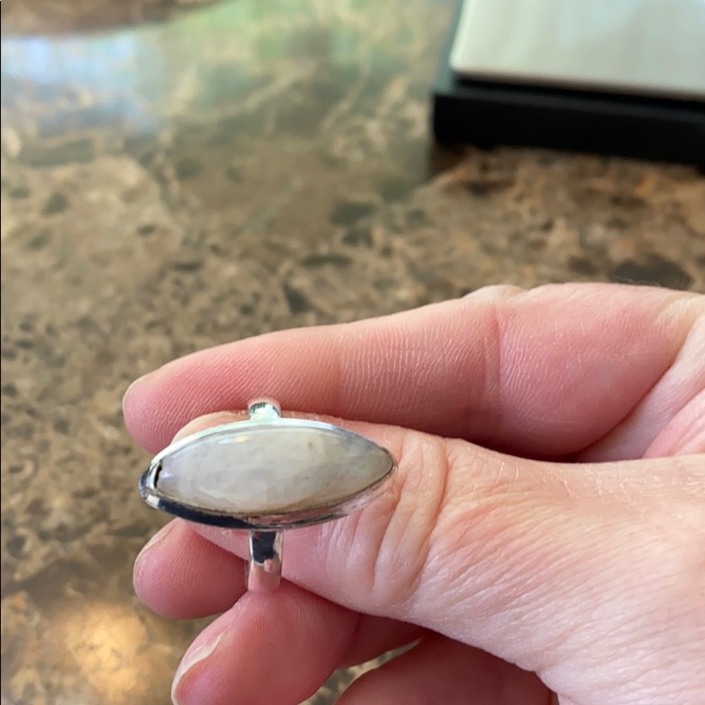Sterling silver moonstone ring - Picture 5 of 9